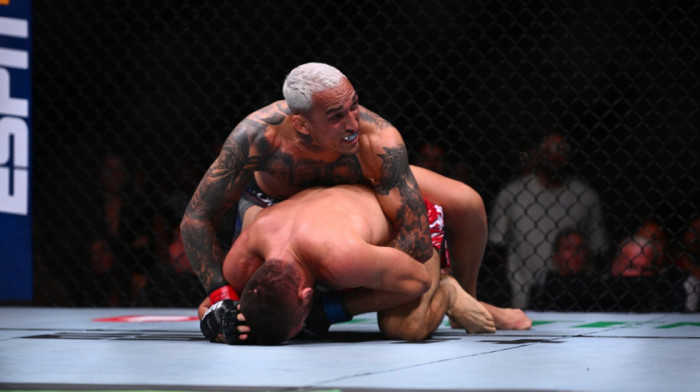 Hrvat otišao u zaborav: Oliveira ispisao nove stranice MMA istorije