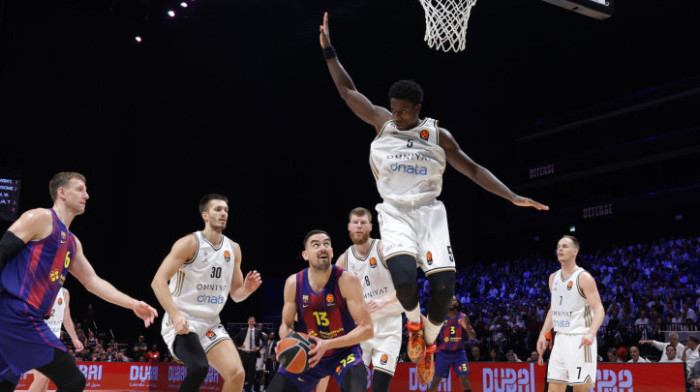 Šamar realnosti za Žalgiris, Dubai odličan na krilima Petruševa... Fener prekinuo crni niz Šamar realnosti za Žalgiris, Dubai odličan na krilima Petruševa... Fener prekinuo crni niz