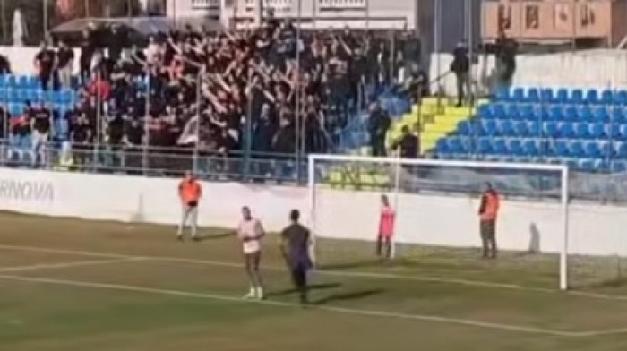 Veliki skandal u Hrvatskoj: Huligan ušao na teren i udario golmana, a onda... (VIDEO)