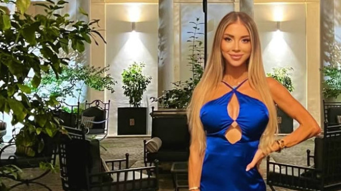 Fatalna plavuša omađijala muškarce - Ova žena je booomba, na udaru jer je seksi (FOTO)