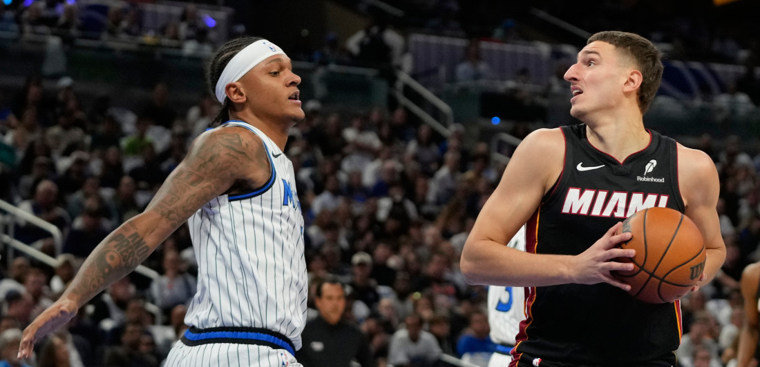 Trojkaaaaaa - Nikola Jović zapalio navijače u derbiju, Rajakovićev Toronto gazi (VIDEO)