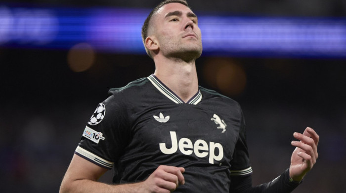 Mammma mia - Dame uzdišu, Vlahović se skinuo i pokazao brutalne mišiće (FOTO) Mammma mia - Dame uzdišu, Vlahović se skinuo i pokazao brutalne mišiće (FOTO)