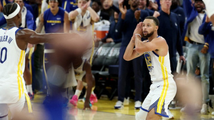Ljudi, ovo morate da vidite - Nestvaran koš Karija sa 10 metara koji je oteo Jokiću pobedu u NBA ligi (VIDEO)