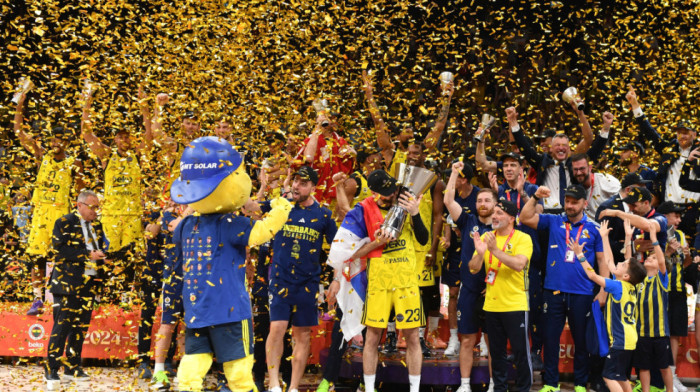 Osvojili Evroligu, a sada su pred bankrotom: Fenerbahče duguje astronomsku svotu novca Osvojili Evroligu, a sada su pred bankrotom: Fenerbahče duguje astronomsku svotu novca