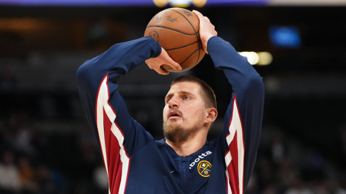 Jokić potezom sve frapirao - Genije, niko nije znao šta se dešava (VIDEO) Jokić potezom sve frapirao - Genije, niko nije znao šta se dešava (VIDEO)