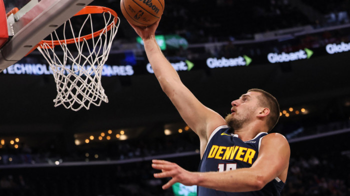 Doktooooor - Nikola Jokić ovako uništava i melje (VIDEO) Doktooooor - Nikola Jokić ovako uništava i melje (VIDEO)