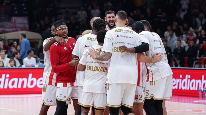 Grom iz vedra neba - Zvezda ostaje bez igrača