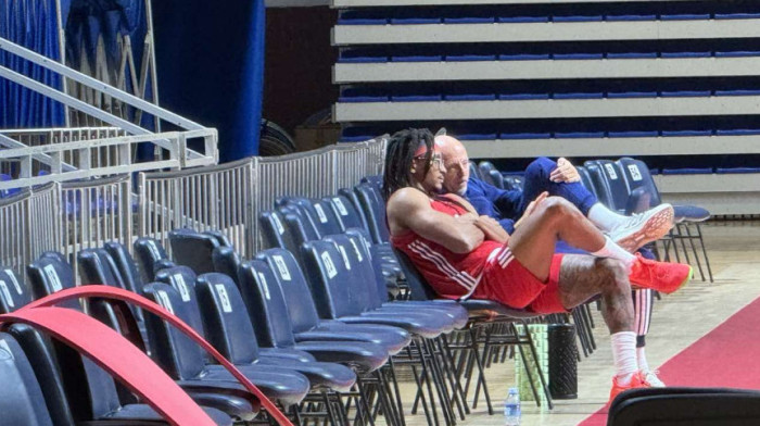 (FOTO/VIDEO) Hm, šta li se ovde mulja? Dok ekipa trenira, Saša Obradović i Moneke kuju tajni plan