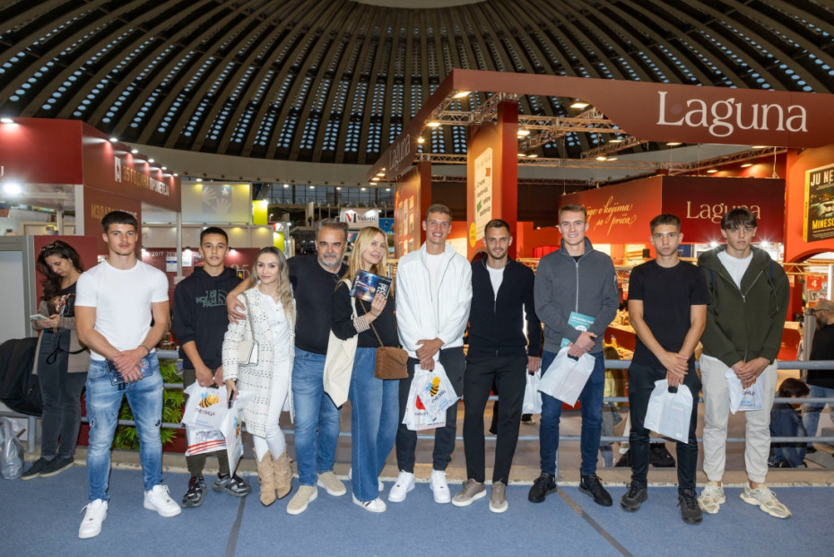 Fudbaleri Železničara na sajmu knjiga