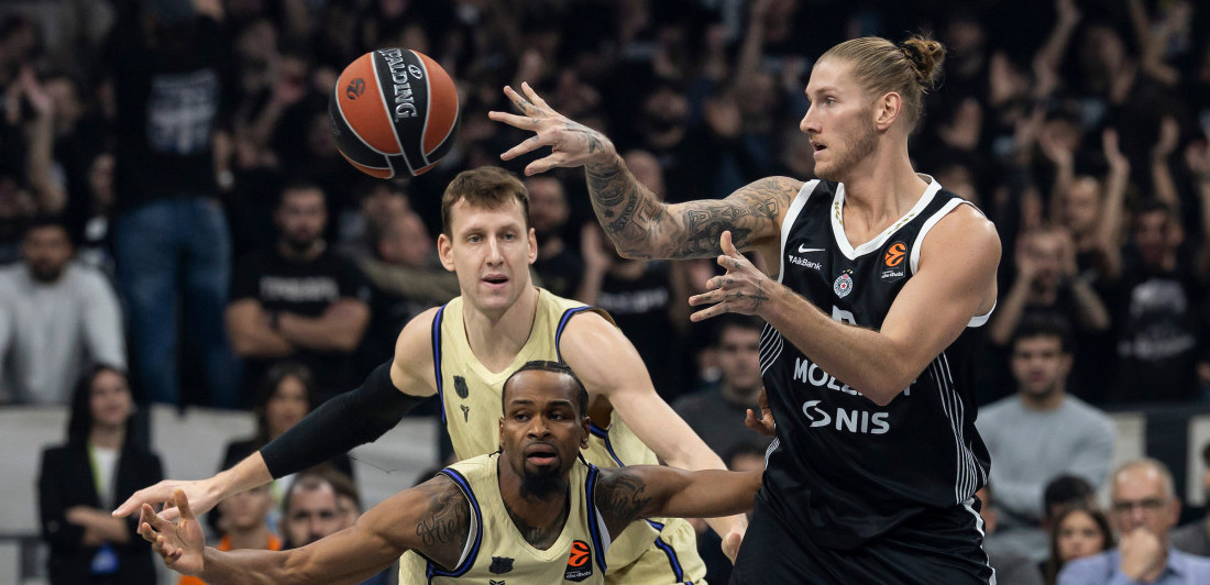 Džabe sve, Partizan ne može bez glupih grešaka! Klajburn presudio crno-belima sa pola terena