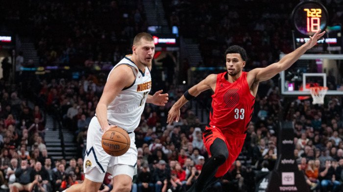 Komentatori u neverici, saigrači u transu - Magični potezi Jokića, kakva inteligencija... (VIDEO)