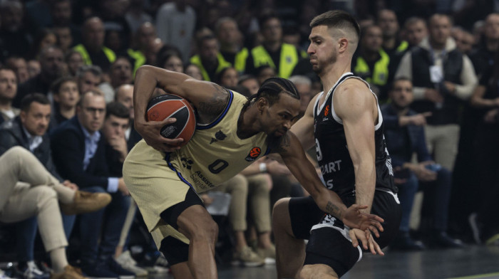 Partizan žestoko oštećen protiv Barselone? Snimak sporne situacije kruži mrežama, evo o čemu se radi (VIDEO) Partizan žestoko oštećen protiv Barselone? Snimak sporne situacije kruži mrežama, evo o čemu se radi (VIDEO)