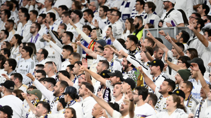 Tragedija na derbiju - Navijač umro usred utakmice, sudija nije hteo da prekine meč