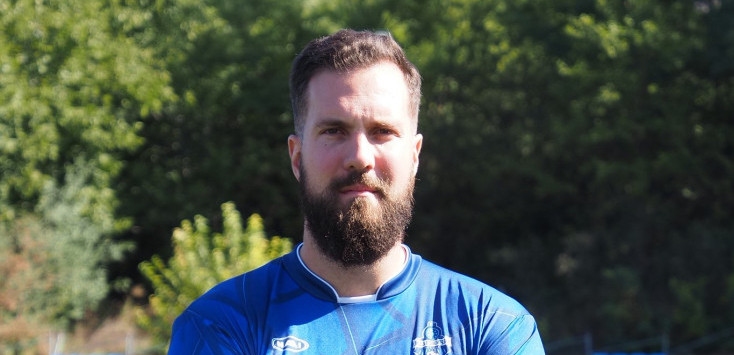 Raduljica u kopačkama: Bivši košarkaš u do sada neviđenom izdanju (VIDEO)