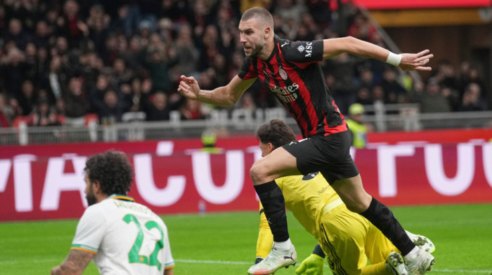 Pavlović zapalio "San Siro": Srbin doneo vođstvo Milanu protiv Rome (VIDEO)