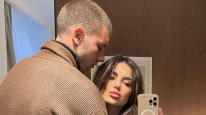 Atraktivna brineta očarala Pavlovića - Od nje zastaje dah (FOTO)