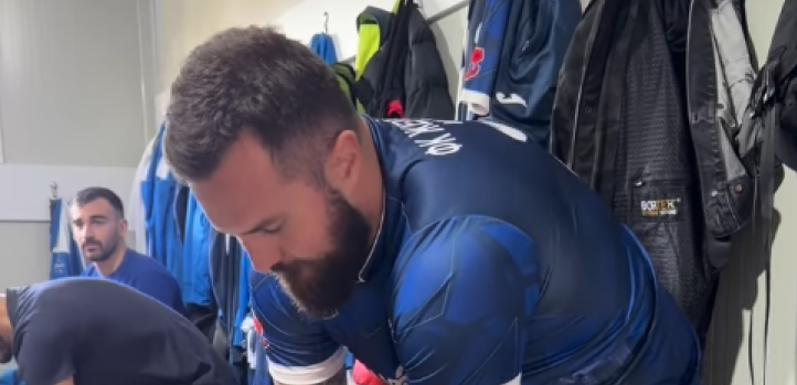 Raduljica ima neobičnu fudbalsku karijeru: "Greje" klupu, ne trenira, a njegov potez je oduševio Srbiju