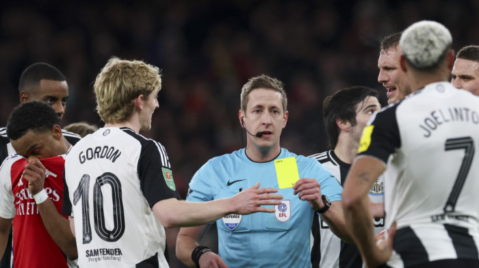 Englez na centru "Marakane": Kontroverzni sudija deli pravdu na Zvezda - Lil