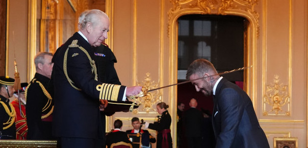 Ser Dejvid Bekam: Kralj Čarls proglasio legendu za viteza (VIDEO/FOTO)