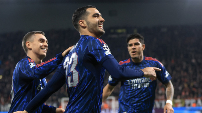 Arsenal matirao Slaviju, Napoli i Ajntraht pucali u prazno (VIDEO)