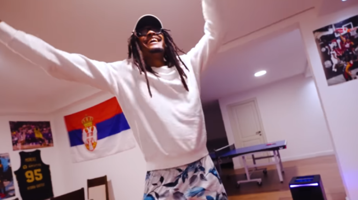 Čima Moneke zapalio Srbiju - Uz Sinana i srpsku zastavu slavio Zvezdinu pobedu (VIDEO)