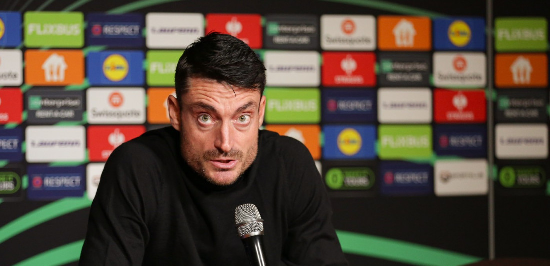 Rijera ponovo pravi haos - Zamenio igrača posle 30 sekundi, pa poručio: Neće meni tim da određuju pravila