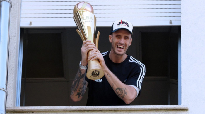 Umalo umro - Prve fotografije Polonare posle kome, nije isti čovek, bolest ga je slomila