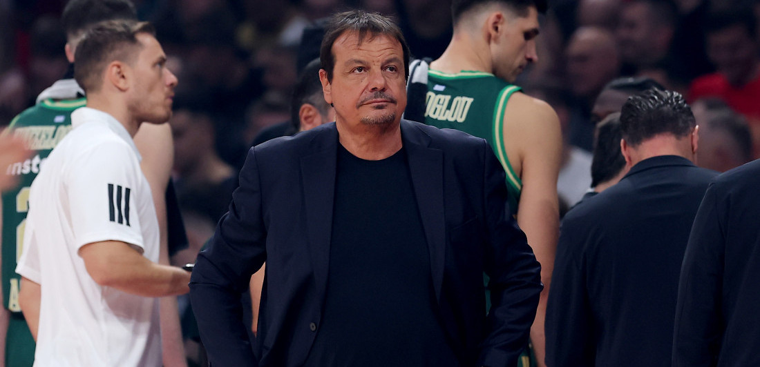 Atamanu smetala pesma sa tribina: Čestitam Olimpijakosu, ovaj... Zvezdi