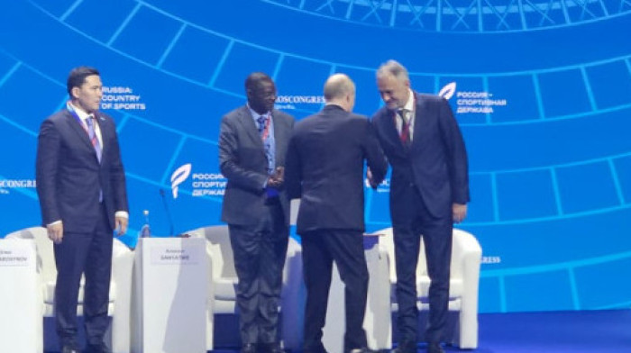 Velika čast: Ministar Gajić rame uz rame s Putinom na najvećem sportskom forumu u Rusiji