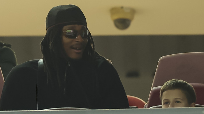 Navijači će ga obožavati još više: Moneke bodri Zvezdu na "Marakani" (VIDEO)