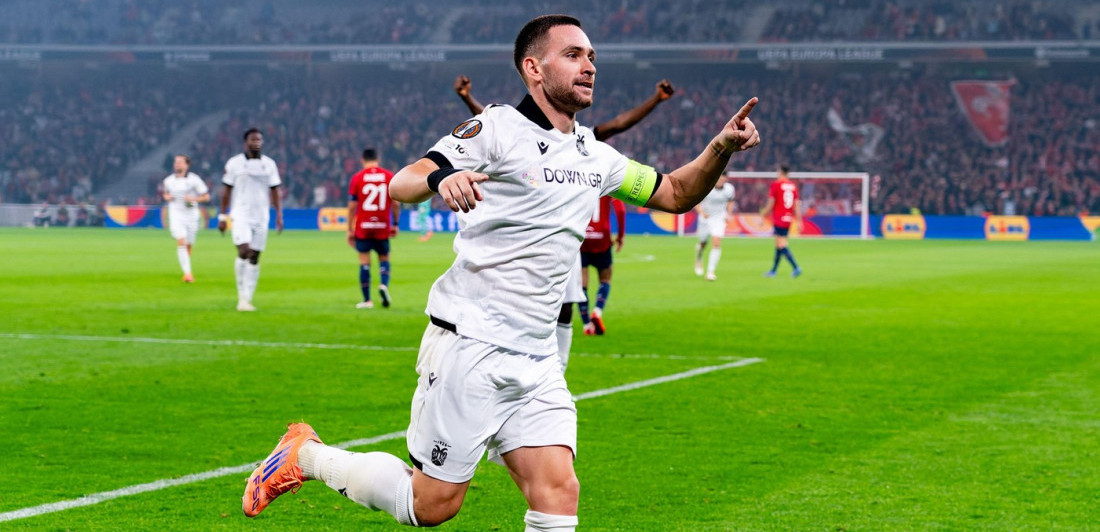 Andrija Živković ispisao istoriju: Emotivna ceremonija u svlačionici nakon meča (VIDEO)