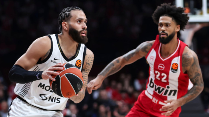 Sve pršti u Pireju! Partizan pogađa sve živo, Olimpijakos uzvraća