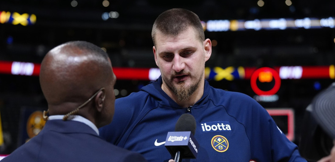 Jokić nosio majicu posvećenu Milojeviću, pa nasmejao Dirka: "I ti znaš za rakiju!" (VIDEO)