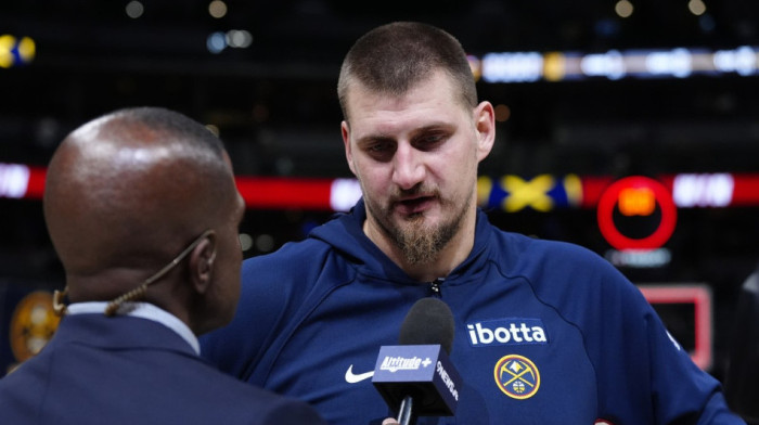 Jokić nosio majicu posvećenu Milojeviću, pa nasmejao Dirka: "I ti znaš za rakiju!" (VIDEO)