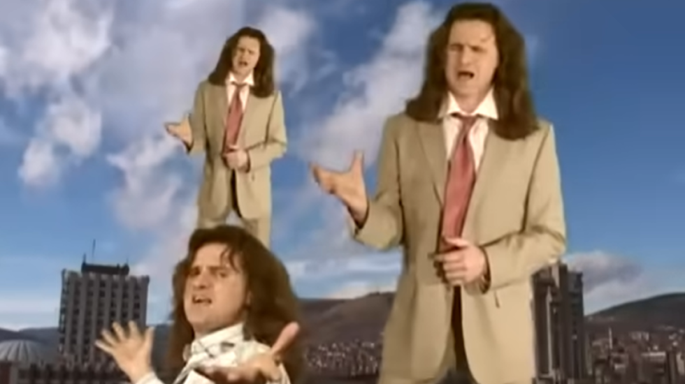 Pa, ovo je hit - Zvezdin rival u Ligi Evrope slavi uz Lepog, trešti "Iza oblaka" (VIDEO)