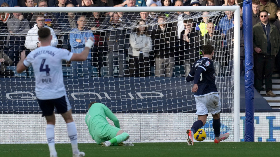 (VIDEO) Hahaha, kakav gol reprezentativca Srbije! Ceo svet se smeje mučenom golmanu - Šta uradi, čoveče?