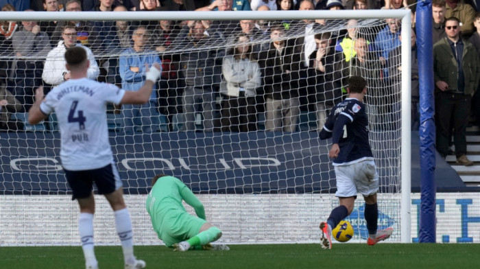 (VIDEO) Hahaha, kakav gol reprezentativca Srbije! Ceo svet se smeje mučenom golmanu - Šta uradi, čoveče?