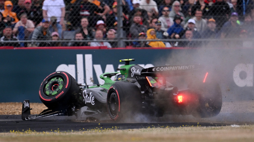 Uznemirujuće - Strašan prizor u Brazilu! Vozač Formule se zakucao pri punoj brzini (VIDEO)