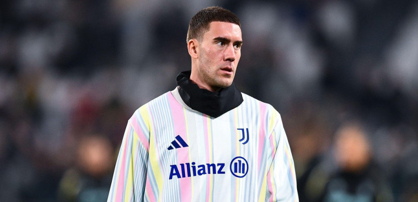 (VIDEO) Vlahović dobio pesnicu u glavu! Momentalno se srušio, lekari hitno reagovali