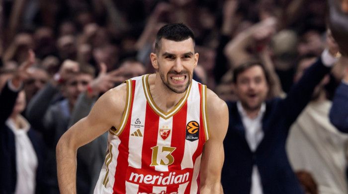 Dobrić sa pola terena... Ideee! Luda trojka kapitena Zvezde protiv Budućnosti (VIDEO)