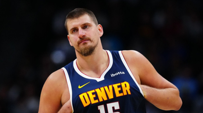 Ustanite svi, ovo je profesor Nikola Jokić - Trener Denvera Amerima očitao lekciju