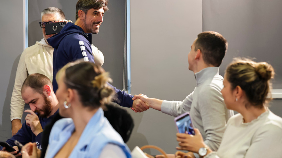 Selektor odmah udario šakom o sto: Ne izmišljajte povrede, Srbija mora da se poštuje