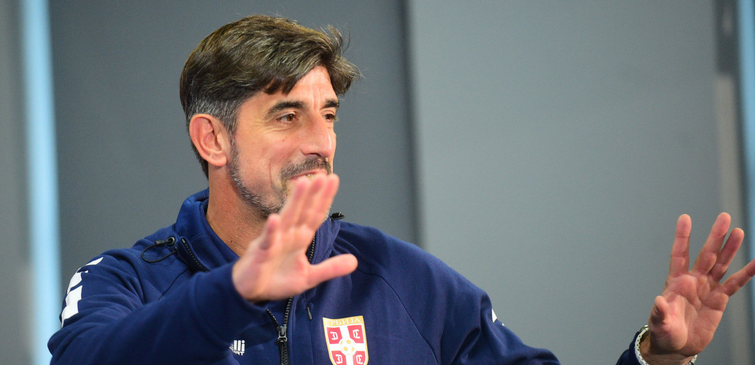 Informer “uhvatio” i selektora fudbalera Srbije: Veljko Paunović šeta i smišlja strategiju za pobede! (VIDEO)