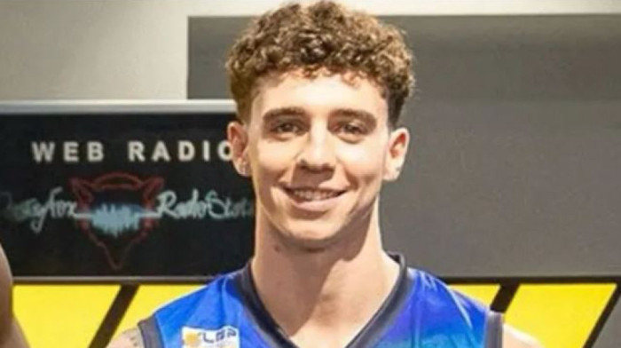 Košarkašu (21) se bore za život: Zakucao se Ferarijem u zid kuće, helikopterom hitno prebačen u bolnicu (FOTO)