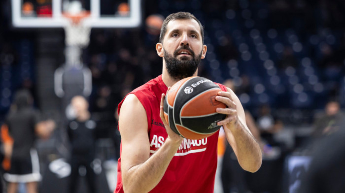 (VIDEO) Ufff, vrelo u Areni: Navijači Partizana ne zaboravljaju izdaju - Pogledajte pakleni doček za Mirotića