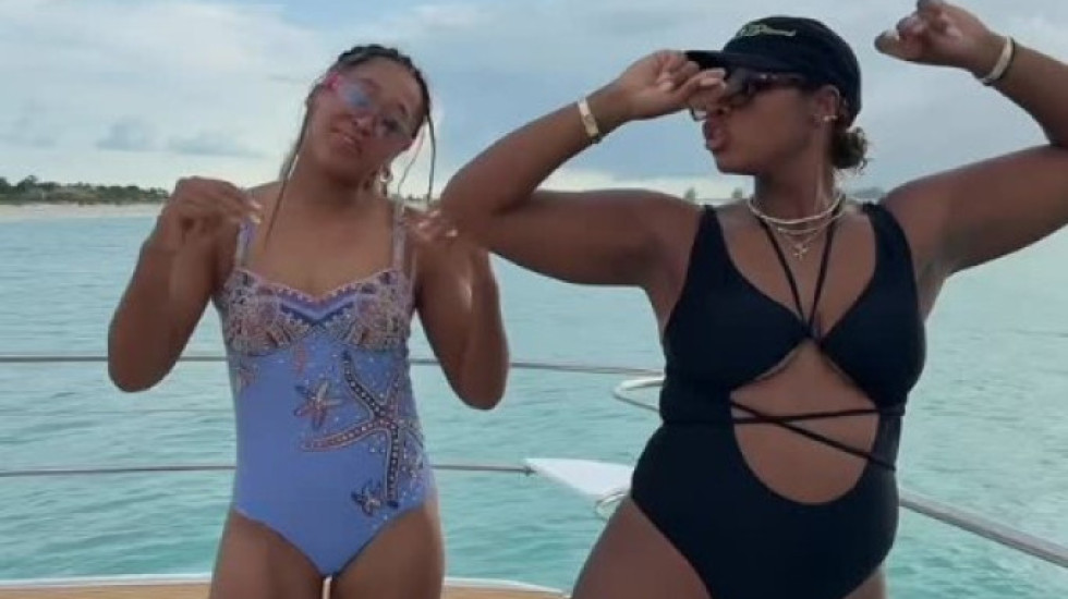 Ju, ju, juuu! Gore mreže - Teniserke se skinule, pa priredile seksi ples na jahti (VIDEO)