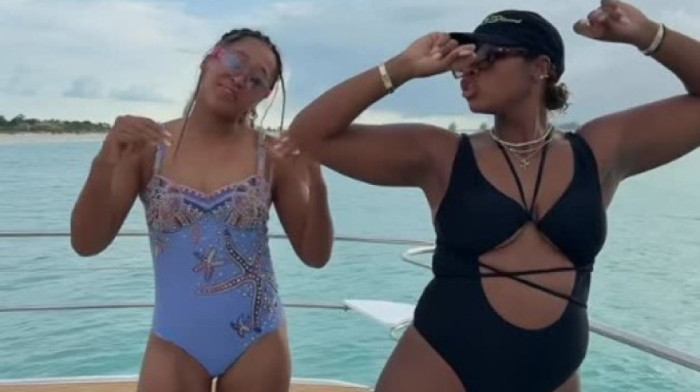 Ju, ju, juuu! Gore mreže - Teniserke se skinule, pa priredile seksi ples na jahti (VIDEO)