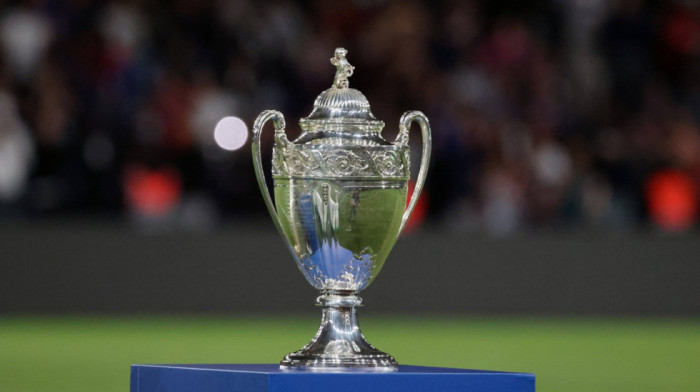 Ludnica u Francuskoj: Moraju na put dug 36.000 kilometara zbog kup utakmice