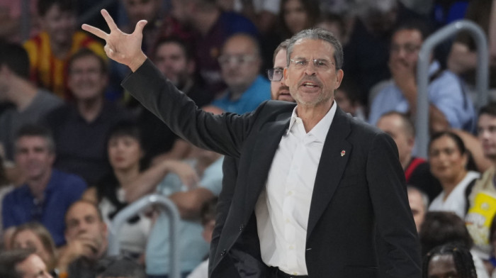 Skandal u Evroligi: Držao konferenciju pet sekundi, pa pobegao (VIDEO)