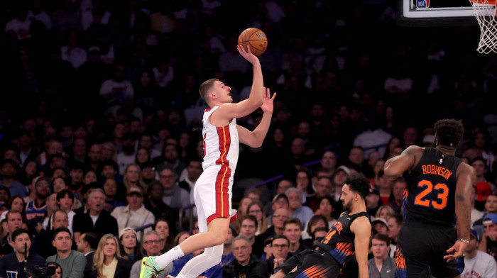 Jeste Nikola, ali nije Jokić: O Jovićevom potezu priča ceo NBA (VIDEO)